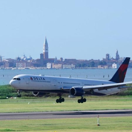 "Fly To Venice" Airport Bed & Breakfast Tessera Exterior photo